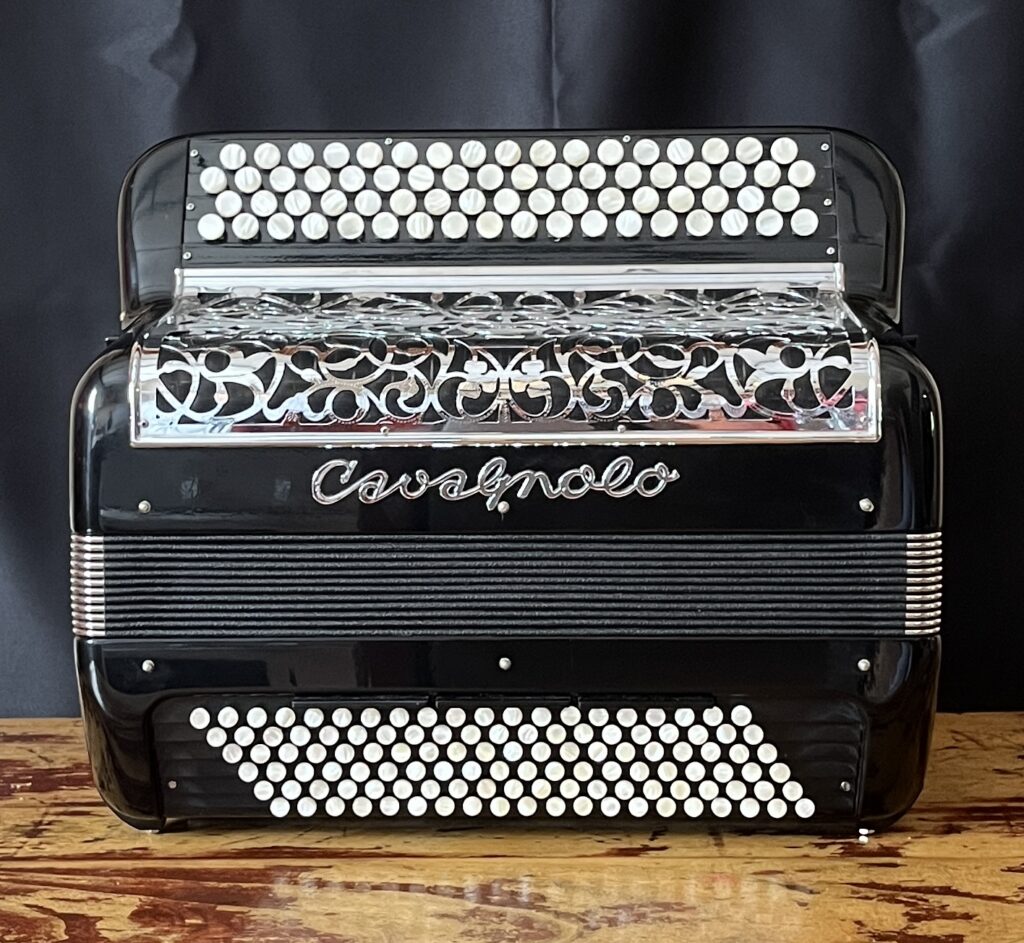 Accordéon-occasion-Cavagnolo-Orchestre 5-120 basses-Accordéons Paris Sud