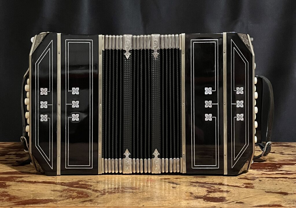 Bandonéon chromatique-occasion- Alfred Arnold-système péguri-Accordéons Paris Sud