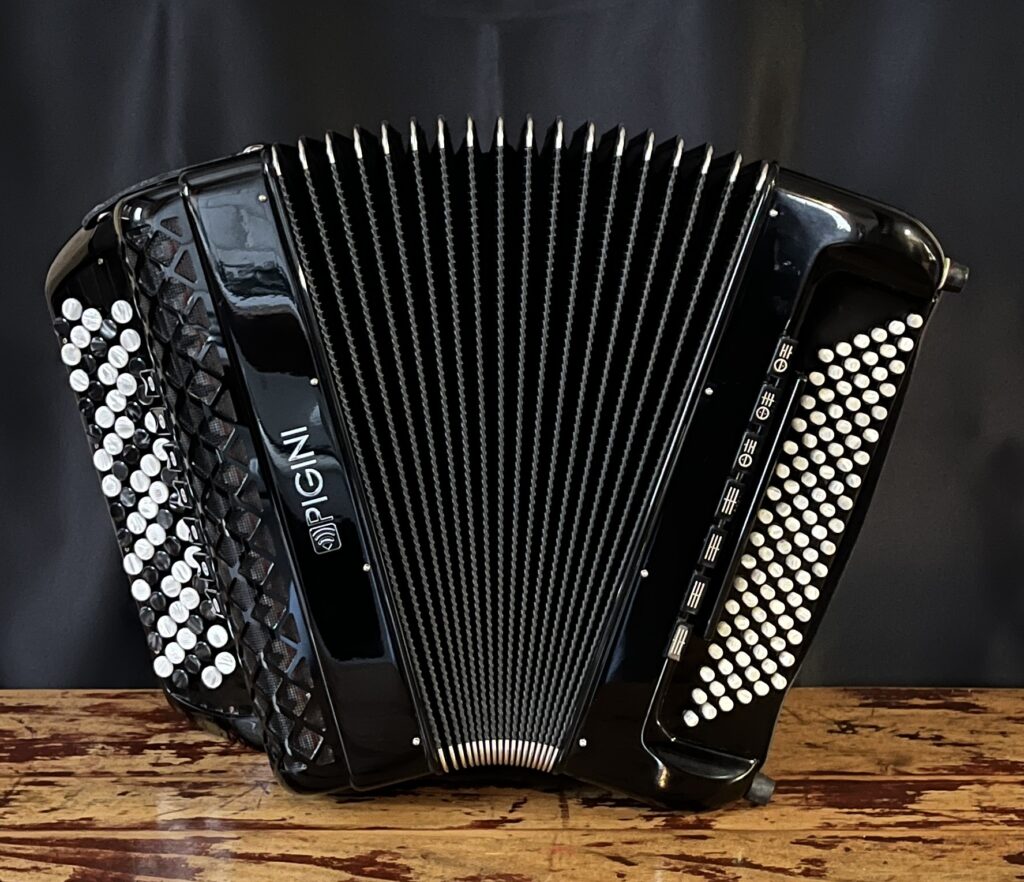 Accordéon 2-Occasion-Pigini-Concerto-Basses chromatiques-noir-Accordéons Paris Sud