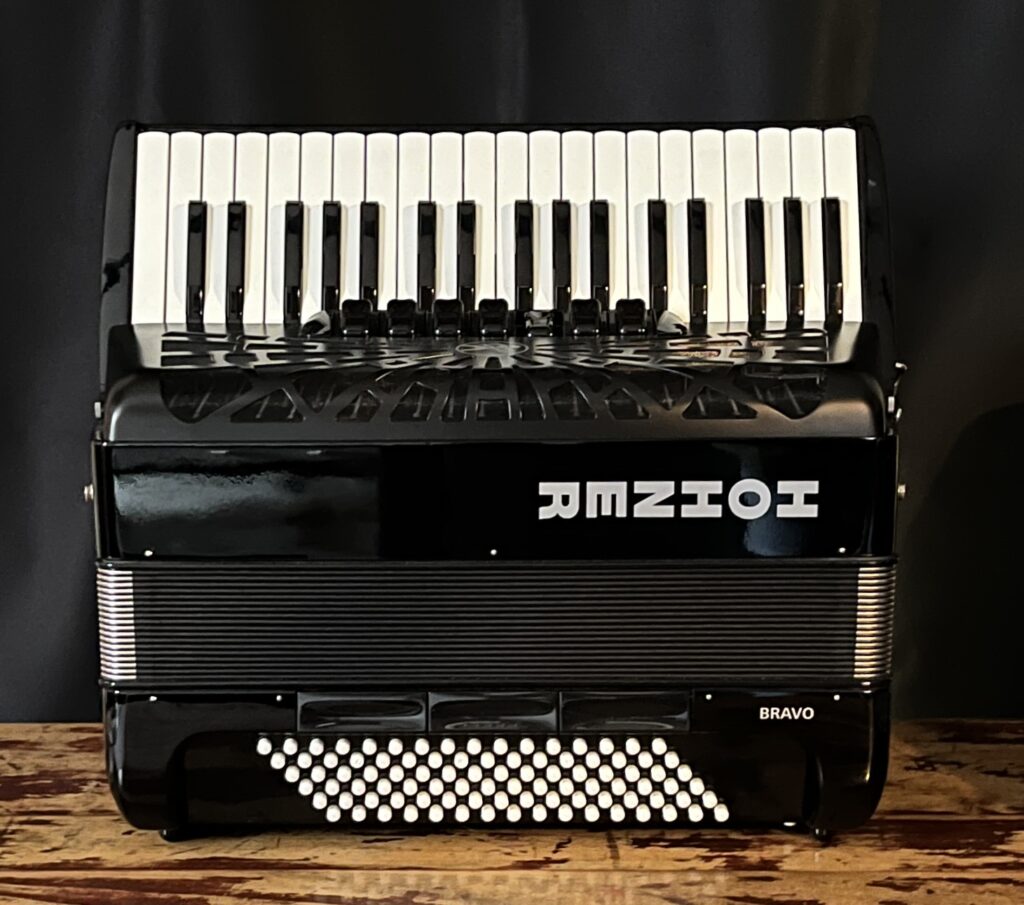 Accordéon touches piano-Occasion-Hohner-Bravo 3-96 basses-Accordéons Paris Sud