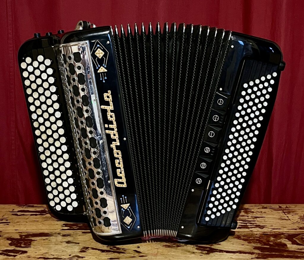 Accordéon-occasion-Accordiola-basses chromatique-Accordéons Paris Sud