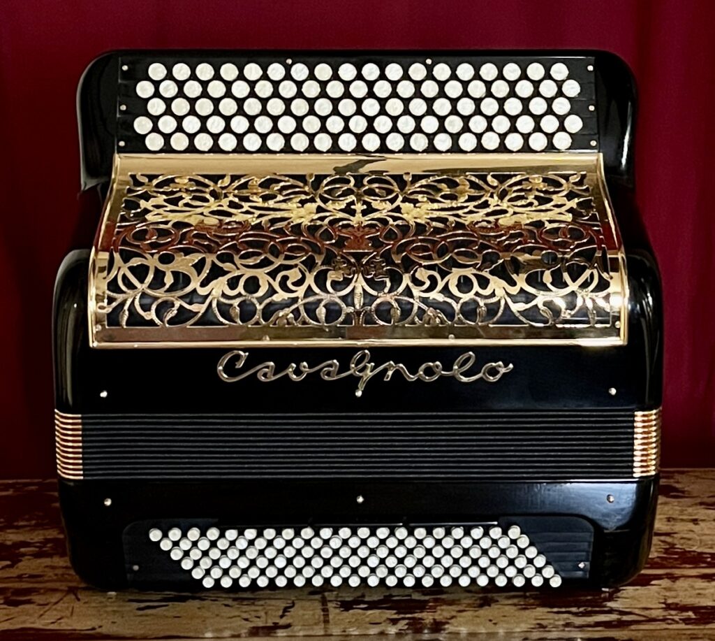 Accordéon-occasion-Cavagnolo-Vedette 10-noir et or-Accordéons Paris Sud